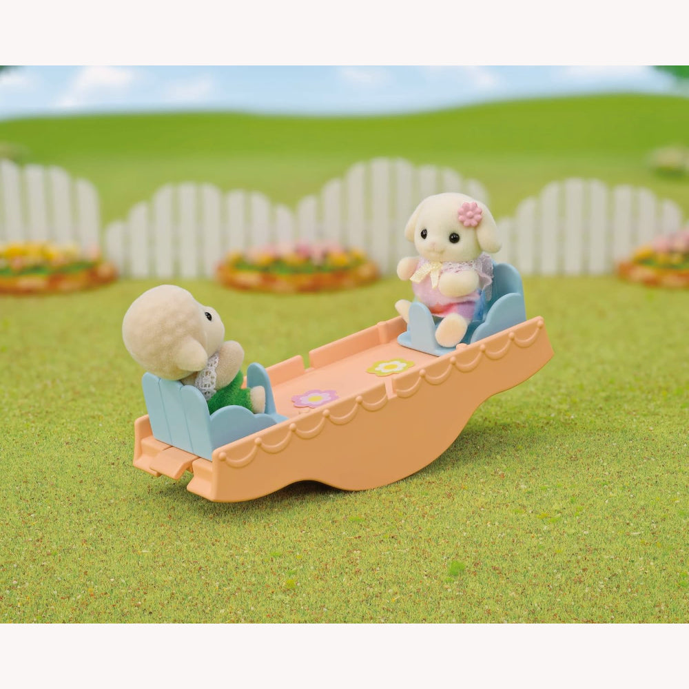 Sylvanian Families Coffret de Jeu Autobus de Crèche Amusant Arc-en-ciel
