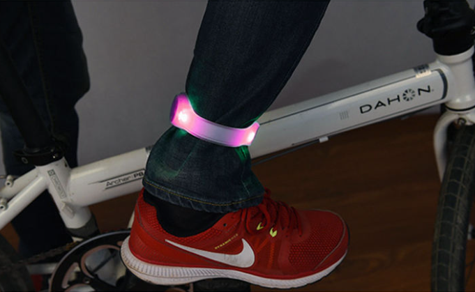 Capelli Sport Brassard de course lumineux à LED 18 cm, Réfléchissant, Imperméable, Sangle réglable en silicone, Phosphorescent pour la course