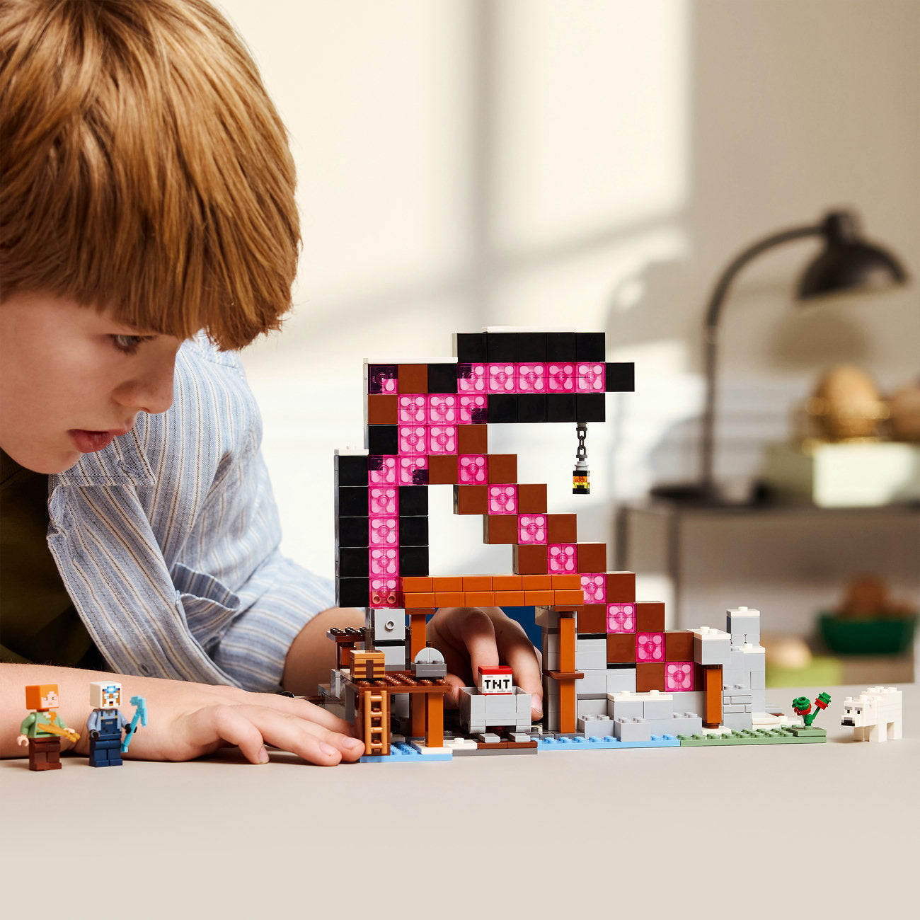 LEGO Minecraft La Mine de la Pioche 21277 Set de Construction avec Minifigurines Alex & Miner (530 Pièces)