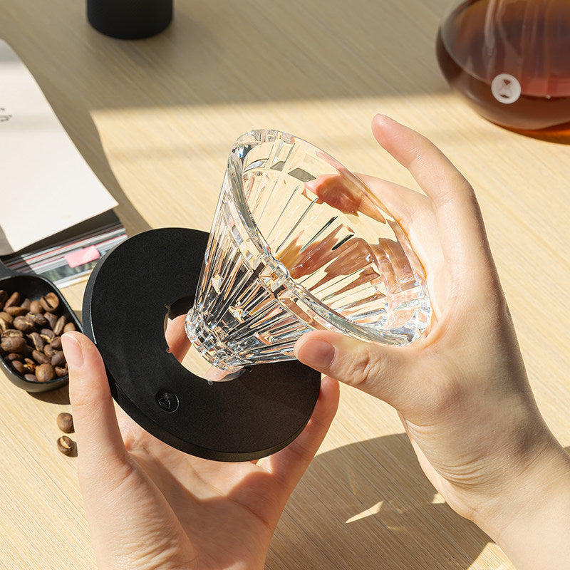 TIMEMORE Verseuse à Café en Verre Cristal V02, Filtre à Cône Pour Over en Borosilicate 1-2 Tasses avec Rainures Concaves Uniques pour une Extraction Uniforme, Noir