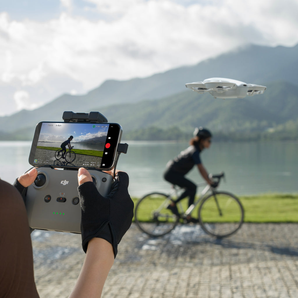 DJI Neo Fly More Combo, drone miniature avec caméra 4K, 135 g, vol autonome, avec télécommande RC-N3 et 3 batteries