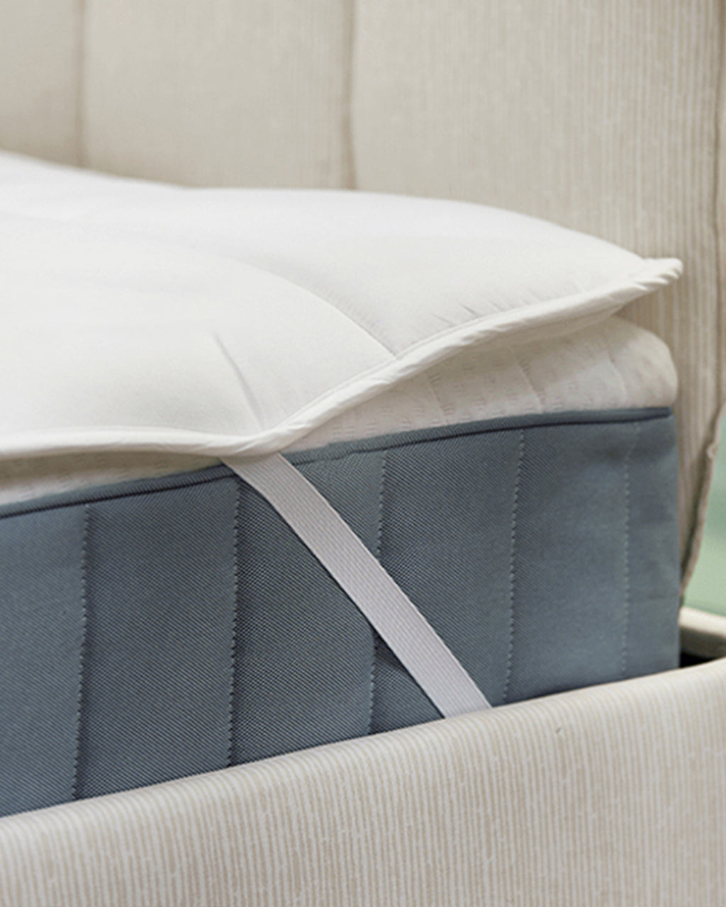 MENDALE Surmatelas 2,5 cm souple et soutenant, matelas d’ajout confortable et durable avec sangles élastiques pour un ajustement facile, hypoallergénique et lavable en machine, 90 x 200 cm