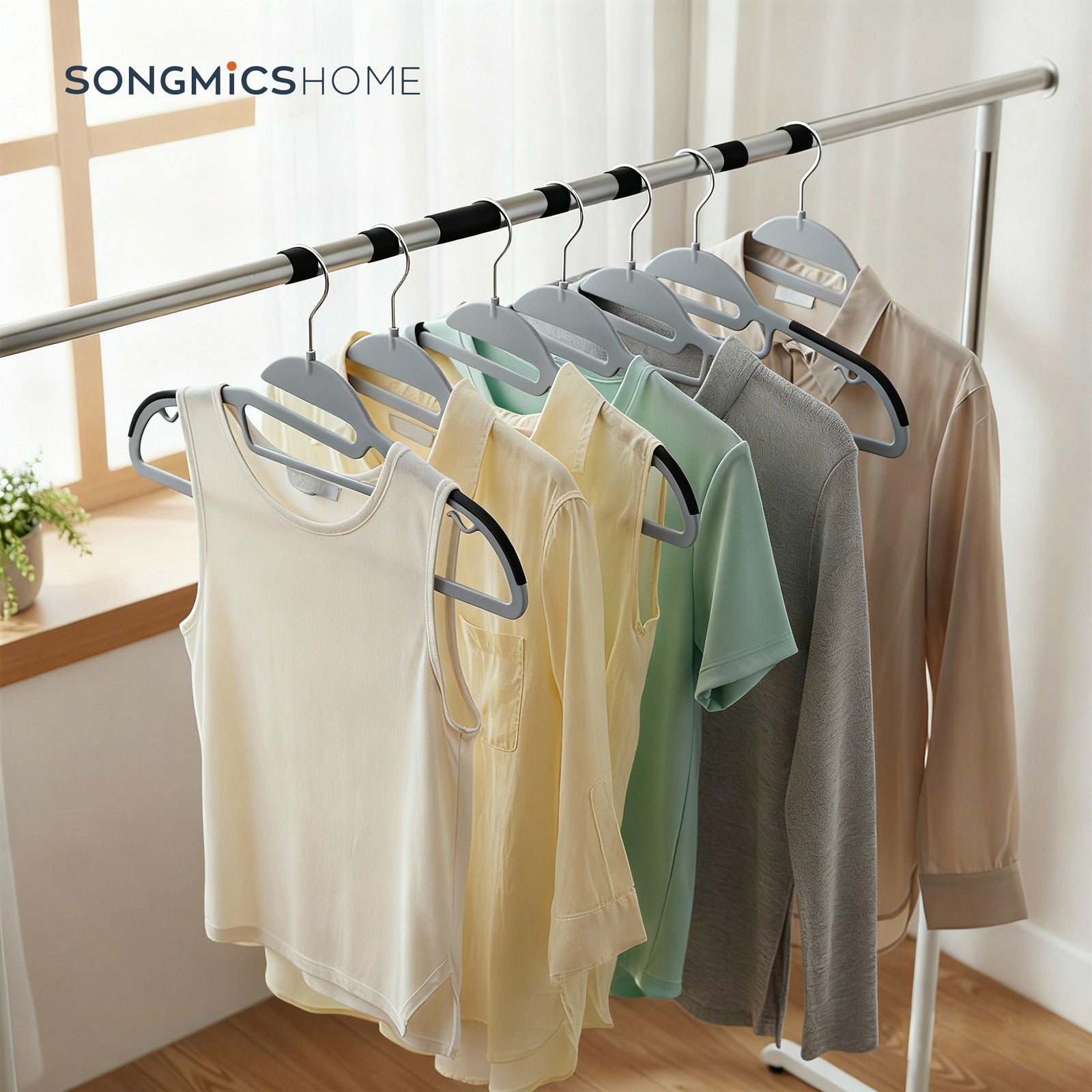 JOYFURNOS Lot de 50 cintres, cintres en plastique peu encombrants avec crochet pivotant à 360°, pour armoire, en forme de S, robustes, gris