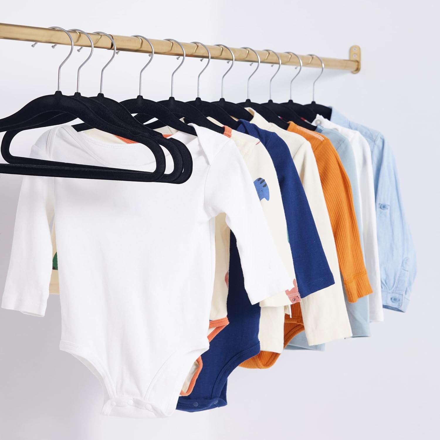 ANQI Cintres à vêtements en velours antidérapants pour enfants, nourrisson et tout-petit, 11,6 po (pour vêtements de bébé), lot de 50, Noir