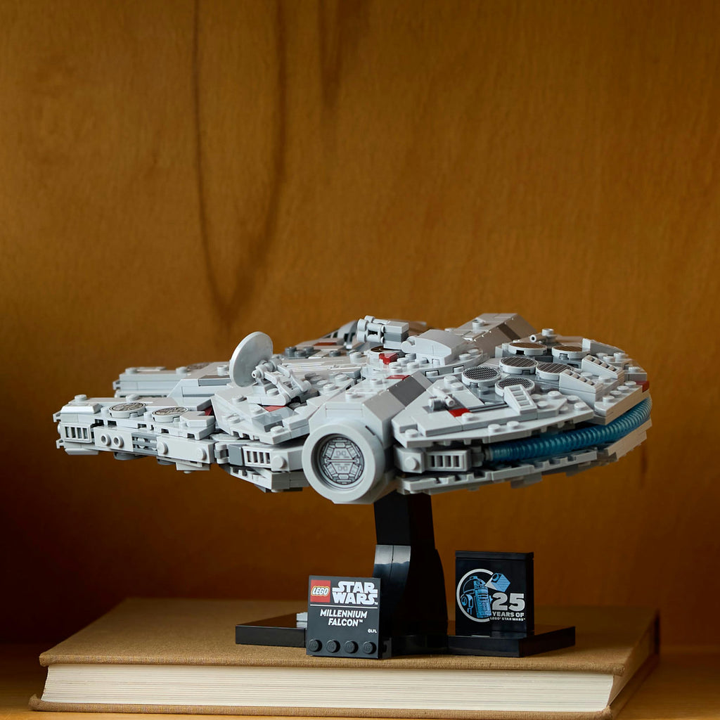 LEGO Star Wars Faucon Millénium Set de Construction Pack de 921