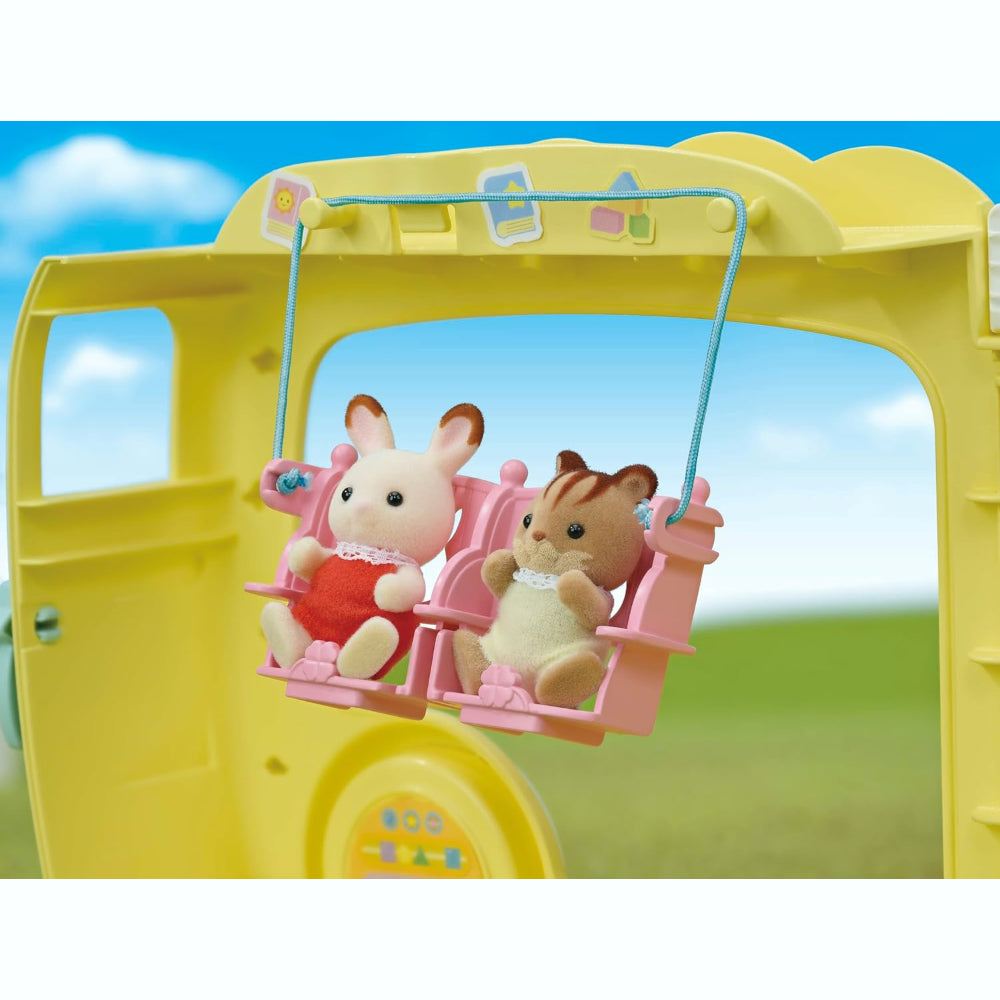 Sylvanian Families Coffret de Jeu Autobus de Crèche Amusant Arc-en-ciel