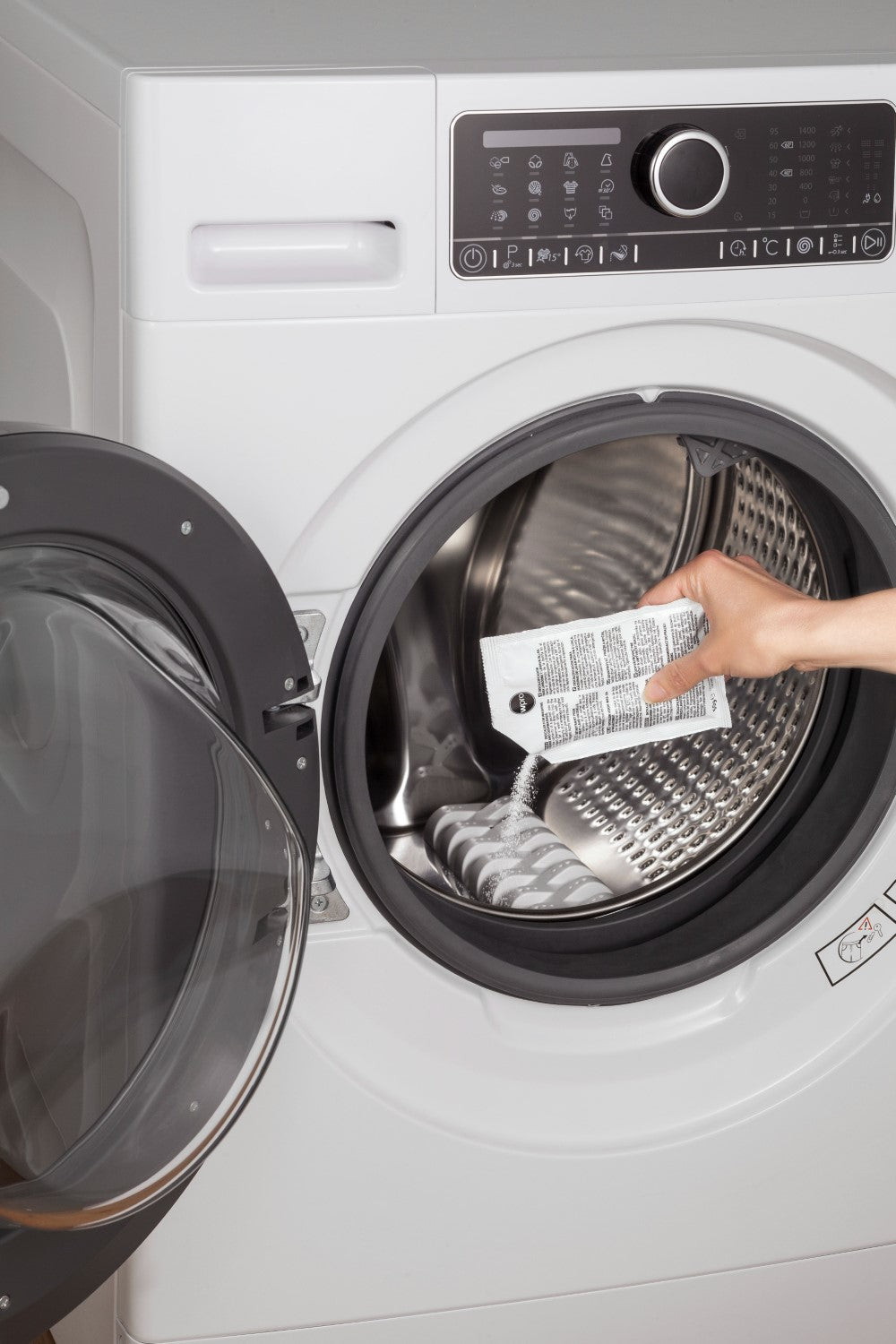 Wpro DES616 - Détartrant 3-en-1 pour lave-linge et lave-vaisselle. 6 sachets de 50g