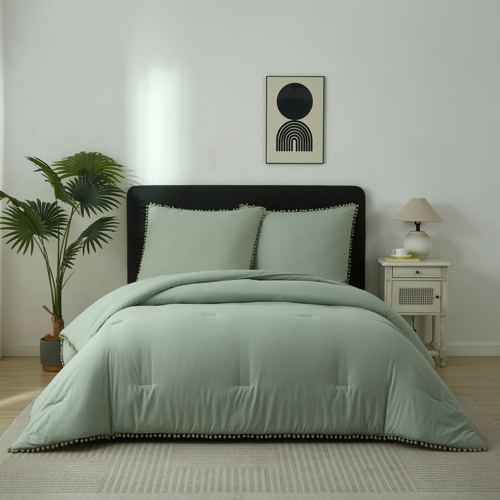 MEEALLHOME Parure de lit à pompons turquoise - 1 housse 240 x 220 cm et 2 taies 65 x 65 cm