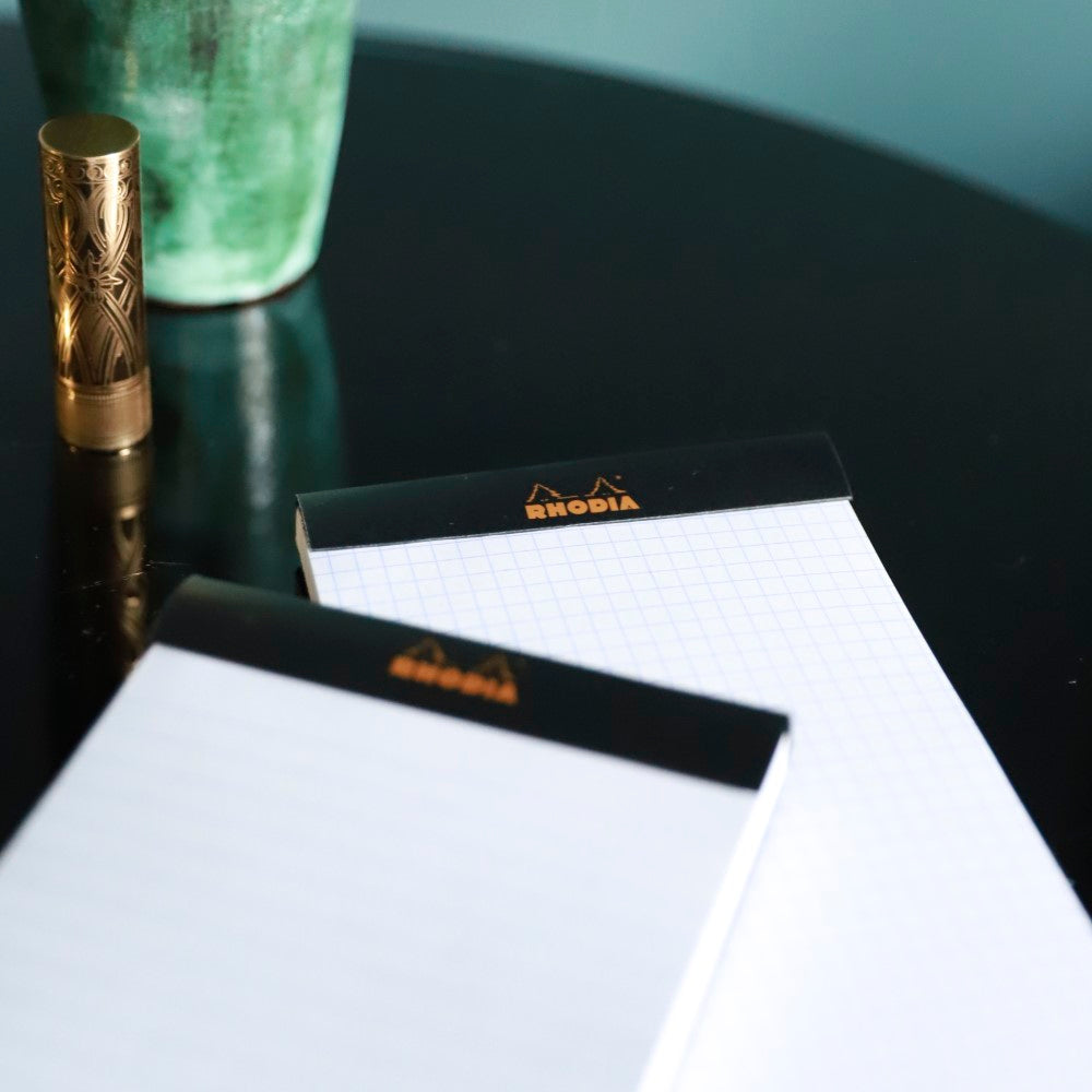 CLAIREFONTAINE Bloc agrafé Rhodia BLACK N°14 11x17 cm 80 feuillets petits carreaux 5x5 80 g
