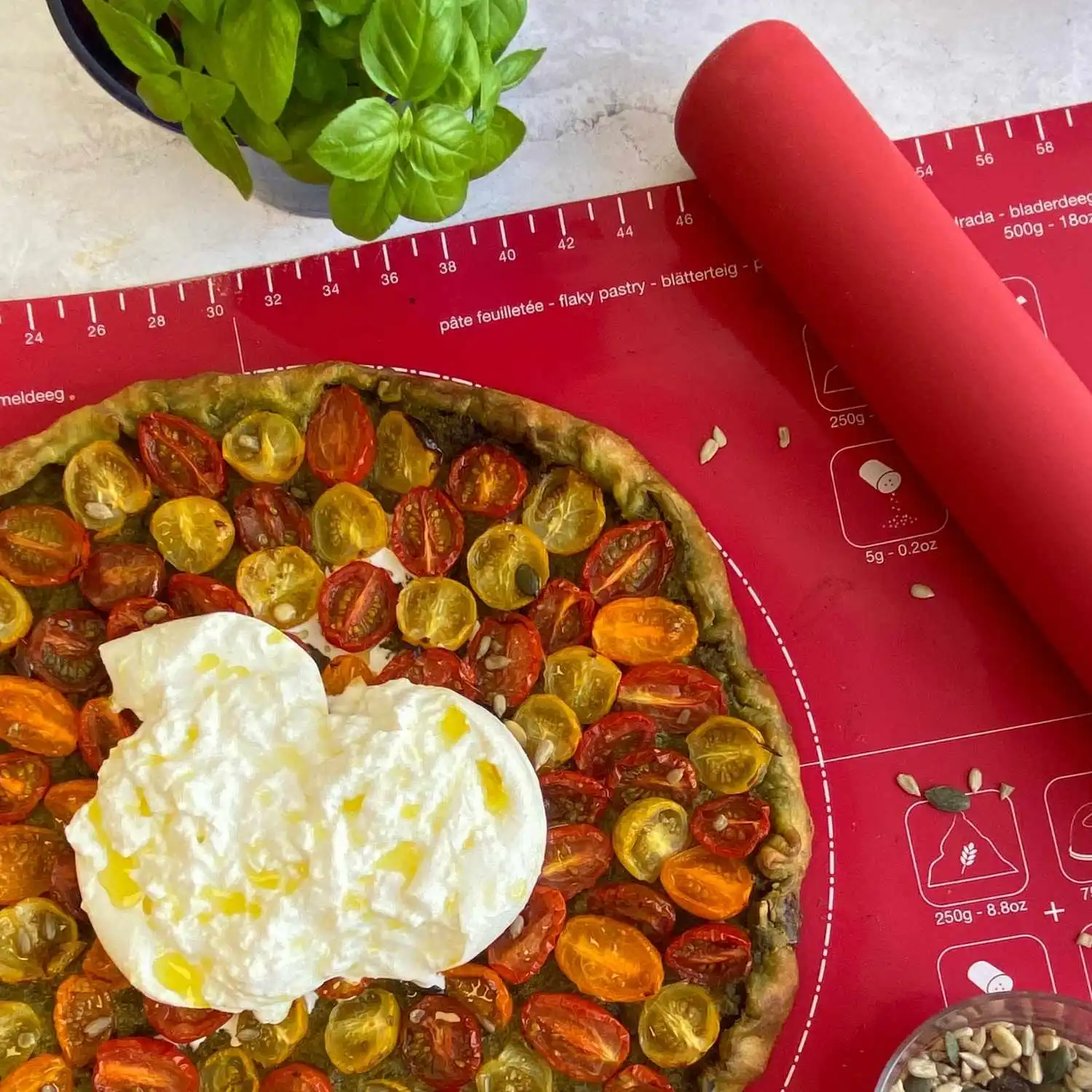 Mastrad Rouleau à pâtisserie réglable antiadhésif Rouge – Contrôle d’épaisseur 2 à 8 mm – Silicone sans BPA – 41 cm