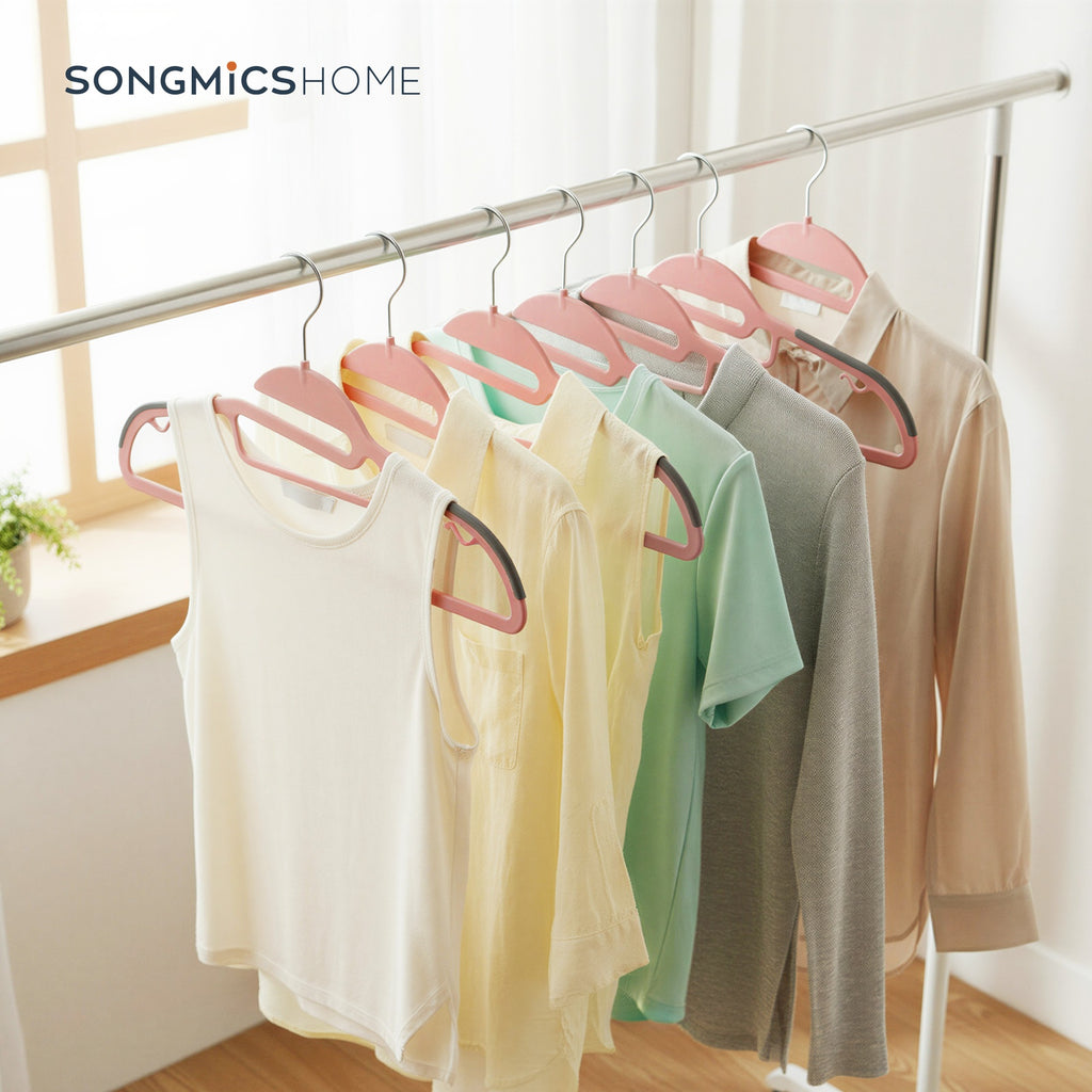 JOYFURNOS Lot de 50 cintres, cintres en plastique fins avec crochet antirouille pivotant à 360° et ouverture en forme de U pour un retrait facile des T-shirts