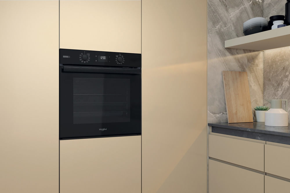 WHIRLPOOL OMSR58RU1SB Four encastrable pyrolyse noir Steam+ 71 L Classe A+