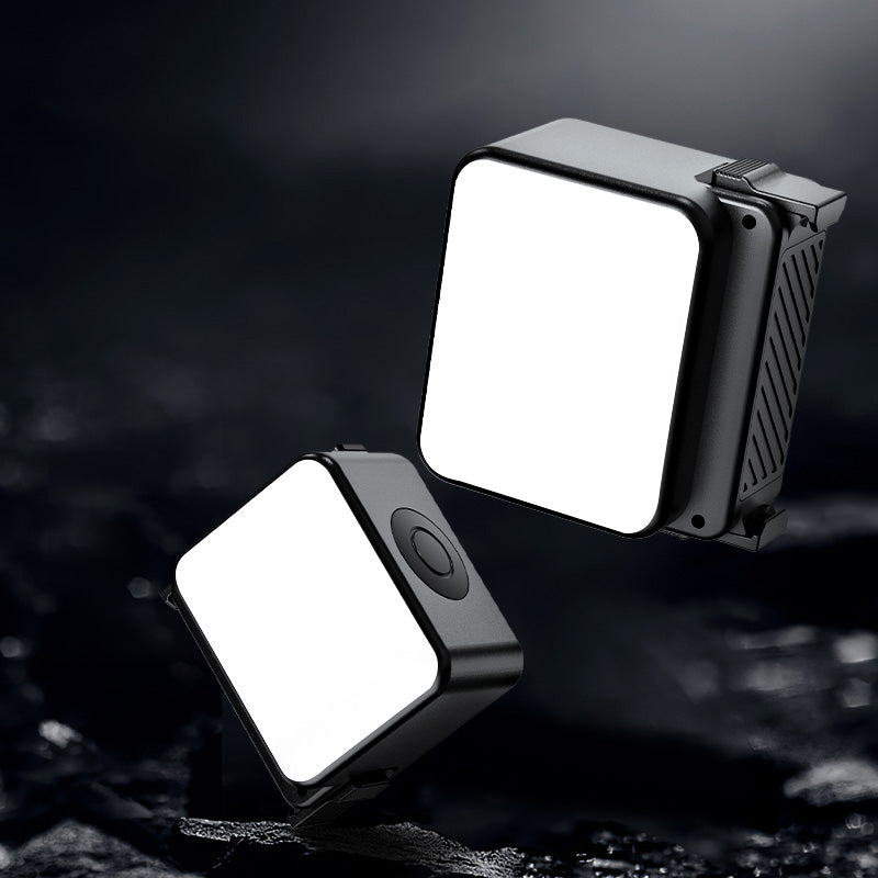 Ulanzi LM18 Mini lumière vidéo à fixation magnétique rapide, lumière pour caméra d'action avec batterie 500 mAh, lumière photo portable pour DJI OSMO Action 3/4/5 Pro