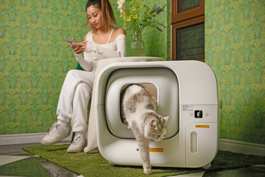 Furbulous Première Litière Automatique pour Chat au Monde avec Scellage Automatique et Sacs, Pack d'Essai de 60 Jours, Sécurité Certifiée TÜV Allemagne, Remplissage Automatique de Sacs Poubelle, Contrôle Intelligent par Application, pour Foyers Multi