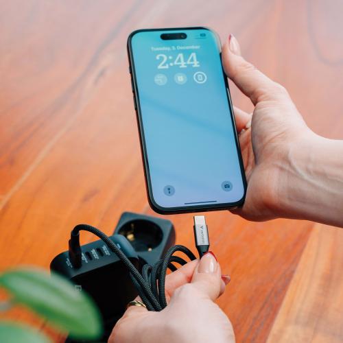 Verbatim Câble USB-C vers USB-C Synchronisation & Charge avec indicateur de puissance 100 W Noir