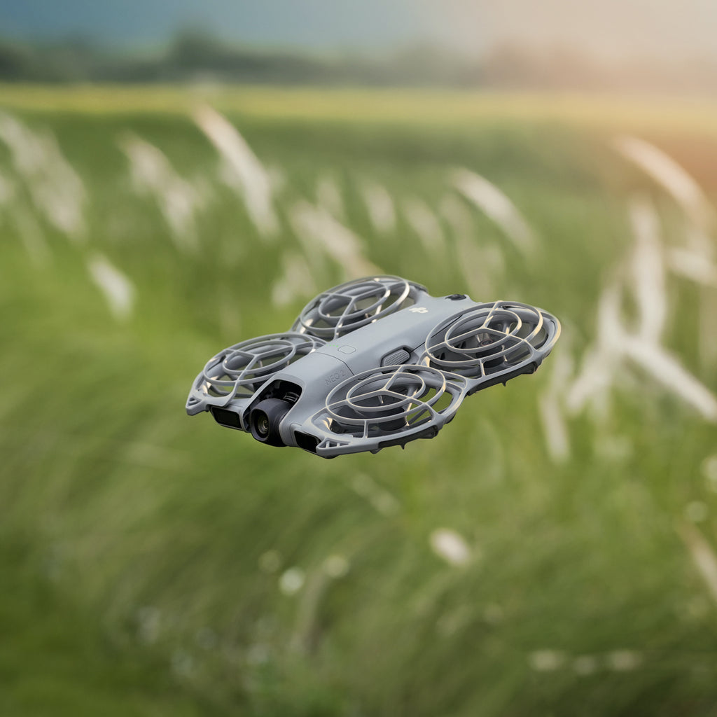 DJI Neo 2 Drone seul, léger et pliable, décollage et atterrissage depuis la paume, contrôle gestuel, ActiveTrack, détection omnidirectionnelle d'obstacles, drone 4K pour débutants
