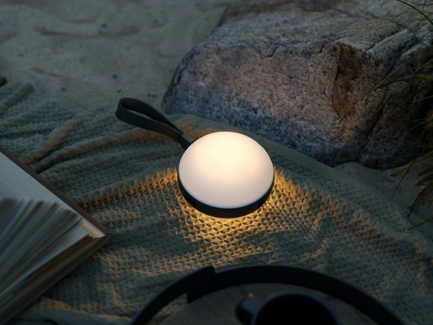 Luminaire nomade BRING 12 - LED intégrée blanc chaud 2700k - plastique blanc et noir IP54 - Nordlux, Extérieur