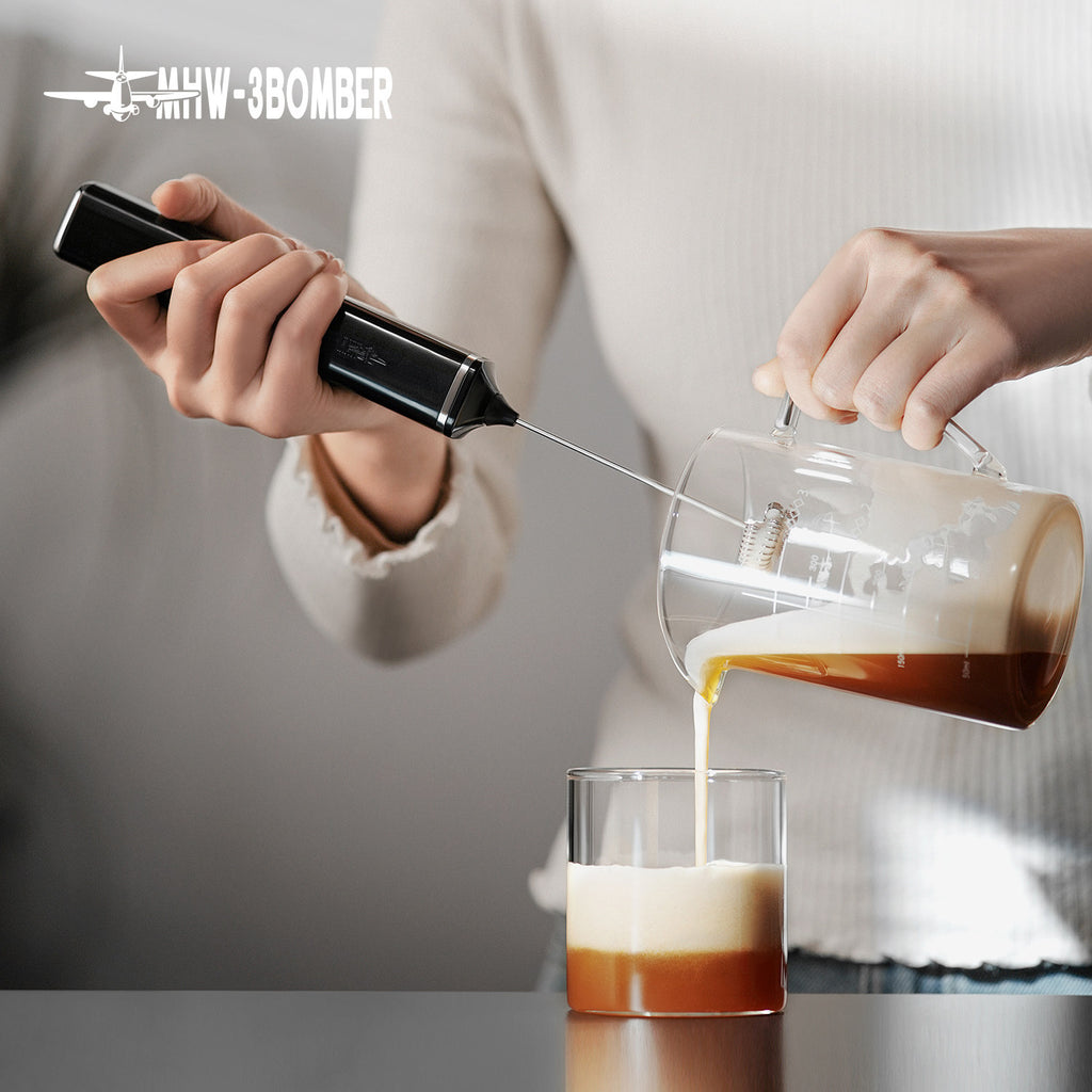 MHW-3BOMBER Mousseur à Lait Électrique, Mousseur à Main 3 en 1 pour Mousse Chaude/Froide, Fouet en Acier Inoxydable, Mousseur à Café pour Cappuccino/Latte - Blanc