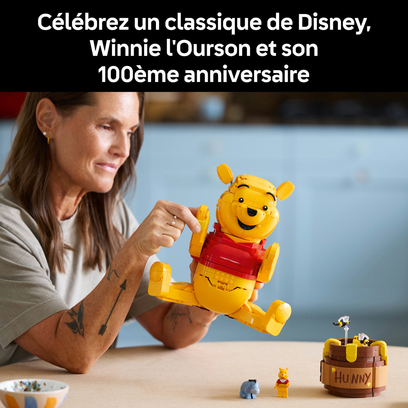 LEGO Disney Winnie l'Ourson Figurine à Construire & Pot de Miel 43300 Set de Présentation pour Adultes (1 399 Pièces)