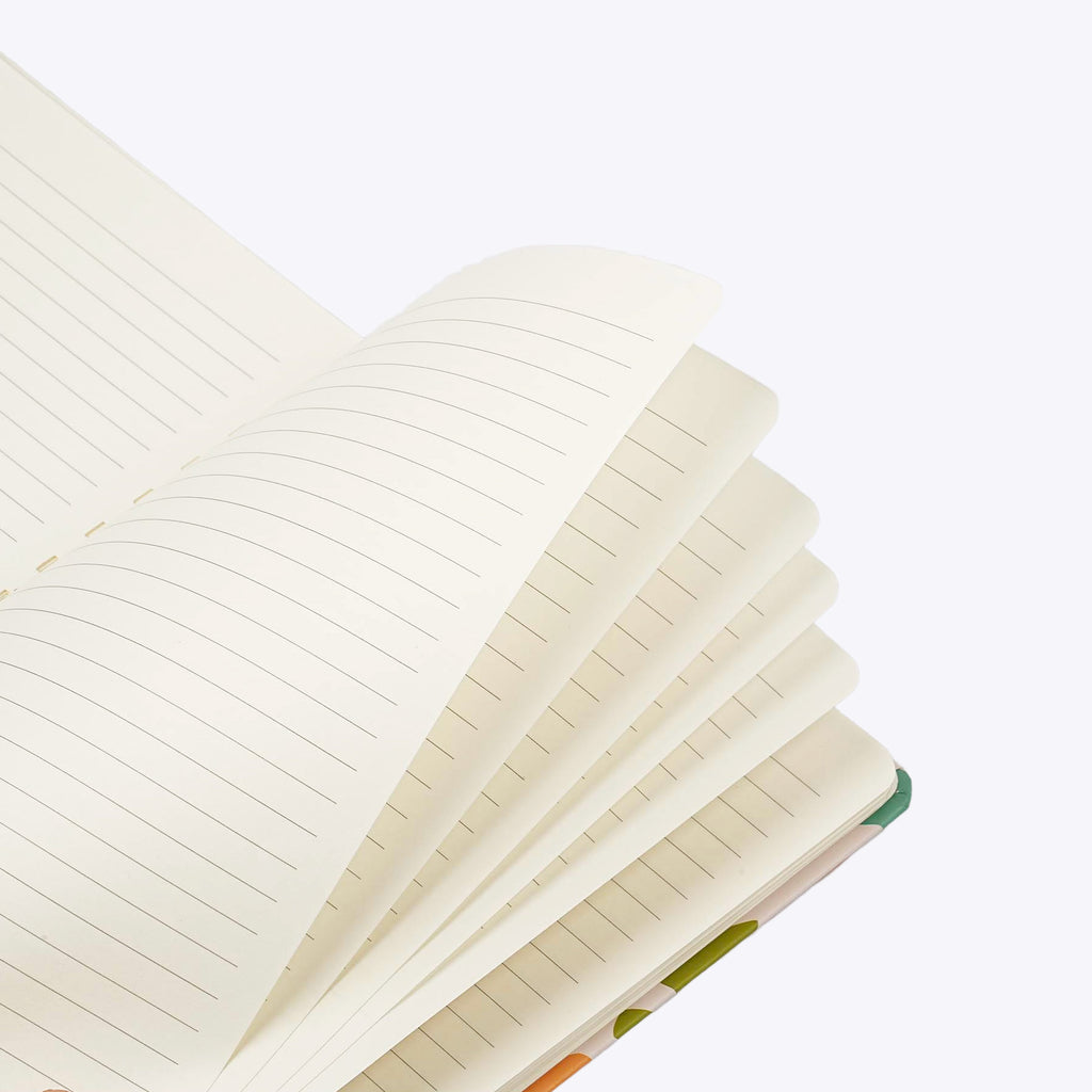 Jubiluu Carnet ligné A5 à spirale et couverture rigide - 96 feuilles 100 g papier offset, avec élastique - Journal ligné crème classique pour écriture, école, bureau et cadeaux - Feuilles corail