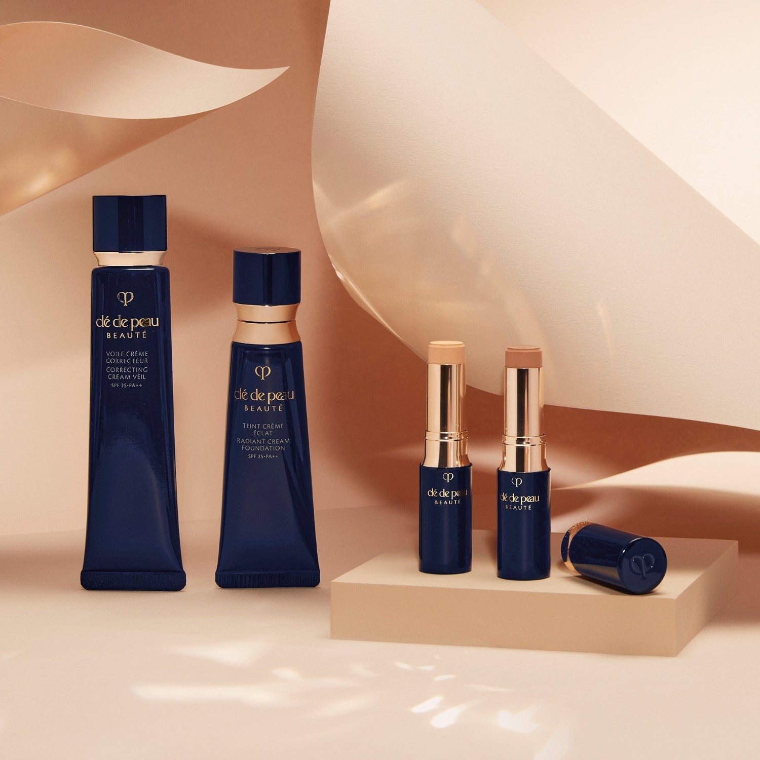 CLE DE PEAU BEAUTE Base Correctrice Du Teint SPF25 PA++ 37ml