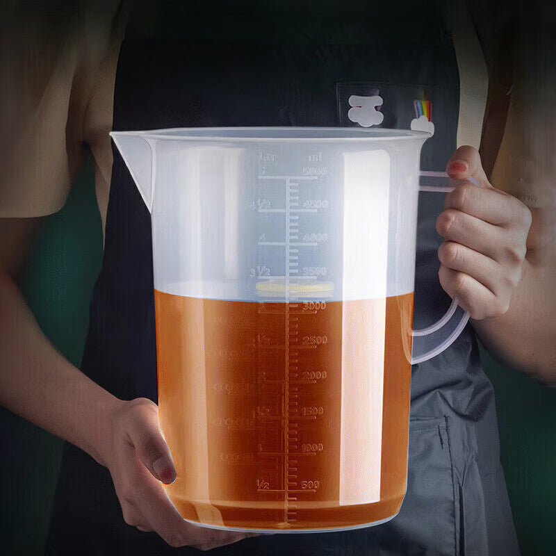 BJ Gobelet Doseur Plastique5000ml