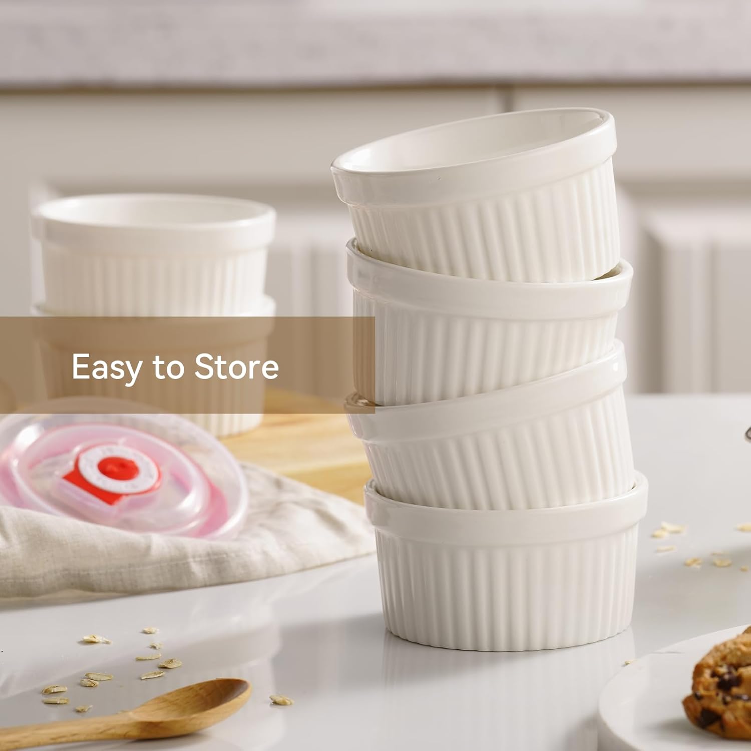 Dafuceramic Lot de 6 ramequins en porcelaine blanche 8 oz avec couvercles en plastique à cadran de date, Compatibles four, micro-ondes, lave-vaisselle et congélateur