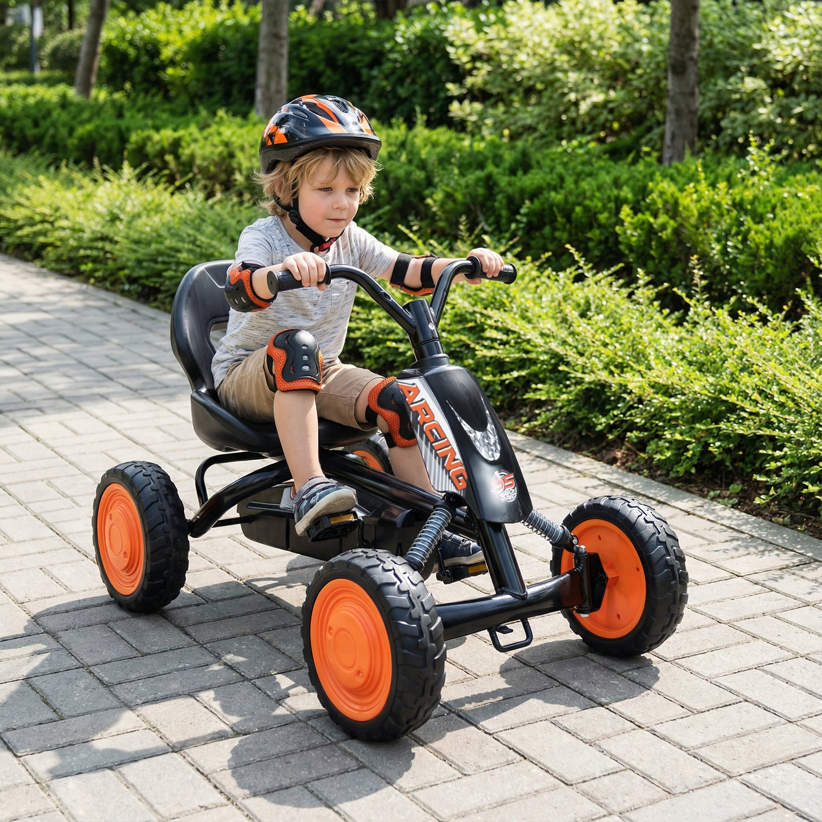 Costway Kart à pédales pour enfants, Siège réglable à 2 positions, 4 roues durables, capacité de charge 30 kg, convient aux enfants de 3 à 8 ans, Noir