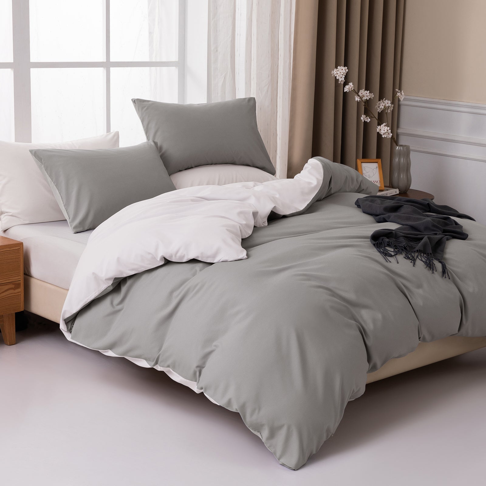 MENDALE Parure de couette - Parure de lit premium - Housse de couette 260*240 cm avec taie d'oreiller 65*65 cm - Microfibre douce brossée - Gris foncé & blanc cassé