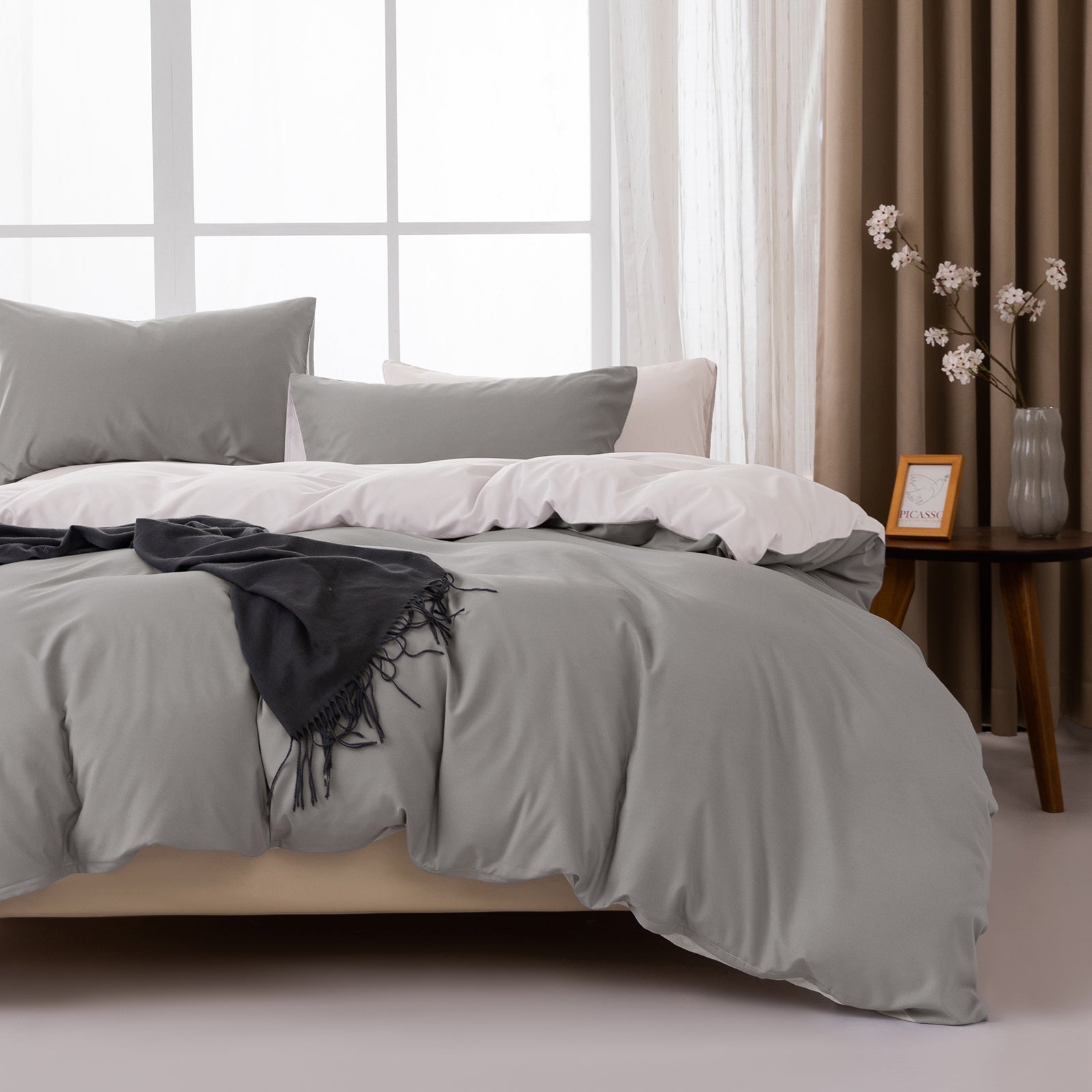MENDALE Parure de couette - Parure de lit premium - Housse de couette 200*200 cm avec taie d'oreiller 65*65 cm - Microfibre douce brossée - Gris foncé & blanc cassé