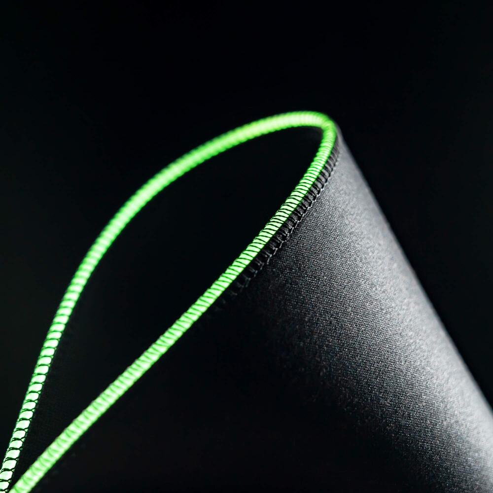 Turtle Beach Sense AIMO Tapis de Souris Gaming XXL (900 x 400 mm) Surface en Tissu Haute Précision, Base Antidérapante, Éclairage RGB AIMO - Noir