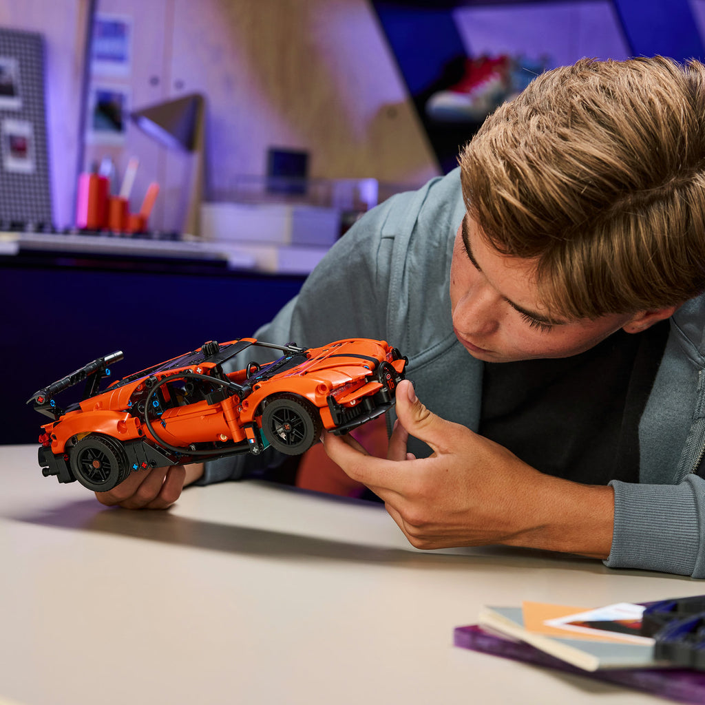 LEGO Technic 42222 Hypercar Bugatti Chiron Pur Sport