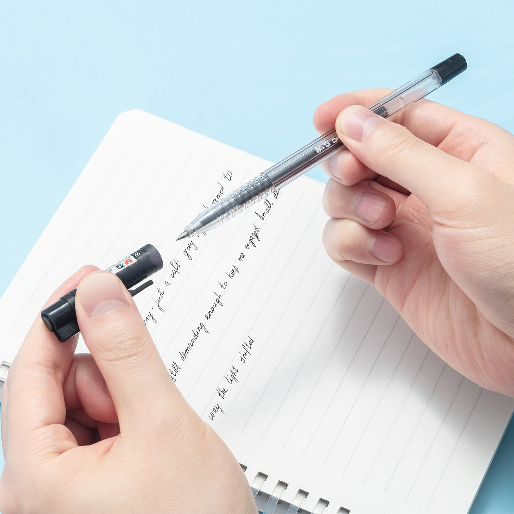 M&G Stylos gel Office G Lot de 50 Encre noire Pointe fine 0,5 mm Séchage rapide Écriture fluide Avec grip antidérapant doux et capuchon Pour bureau et école