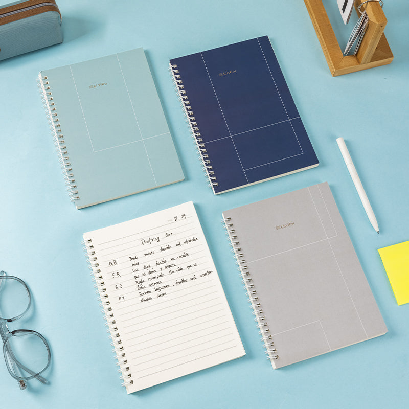Deli Carnet à spirale, A5 (148 x 210 mm), 60 feuilles/120 pages, 70 g/m² - Parfait pour les étudiants, le bureau et le journaling, Série sonore Forest, lot de 4