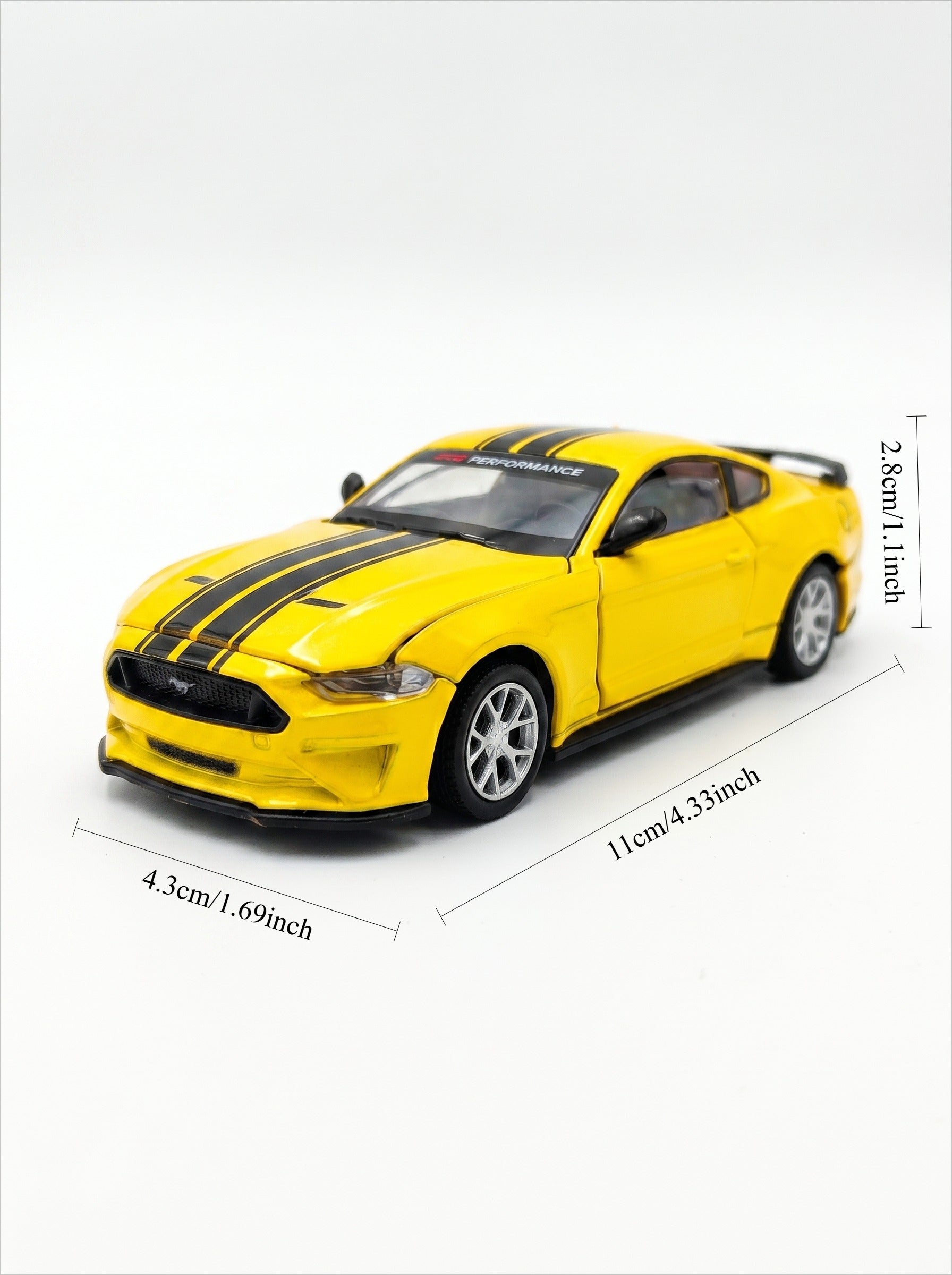 CCA Voiture miniature 2018 Ford Mustang GT jaune classique à l'échelle 1:42 – Kit DIY avec portes ouvrantes et pièces interchangeables ; un modèle réduit de collection de grande valeur