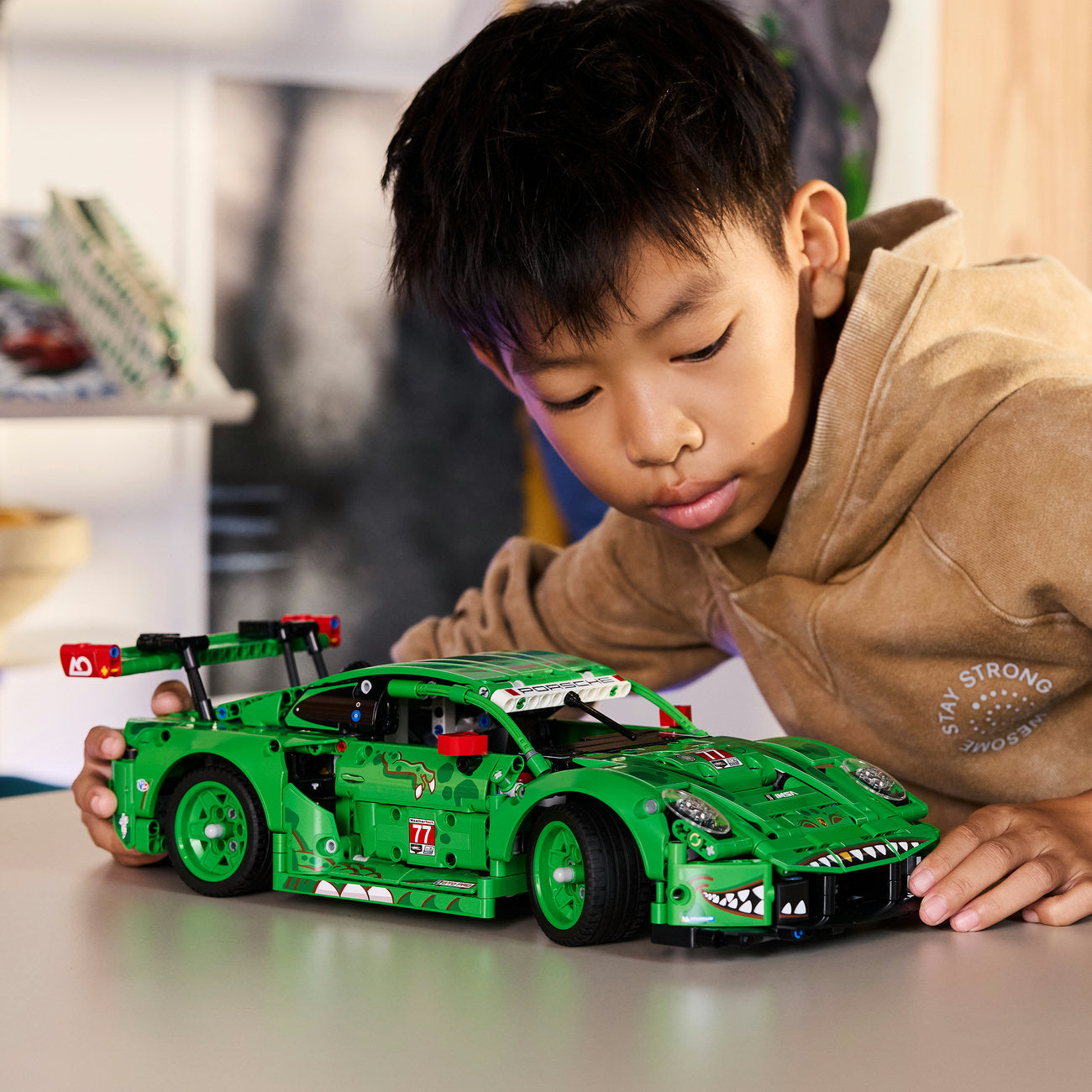 LEGO Technic 42224 Voiture Porsche 911 GT3 R REXY AO Racing