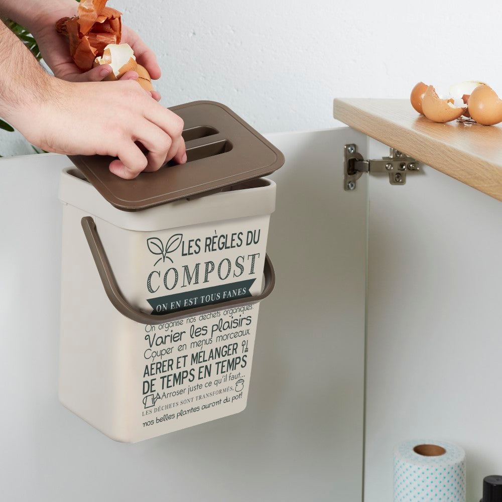 JE CHERCHE UNE IDEE Bac à compost en plastique avec crochet