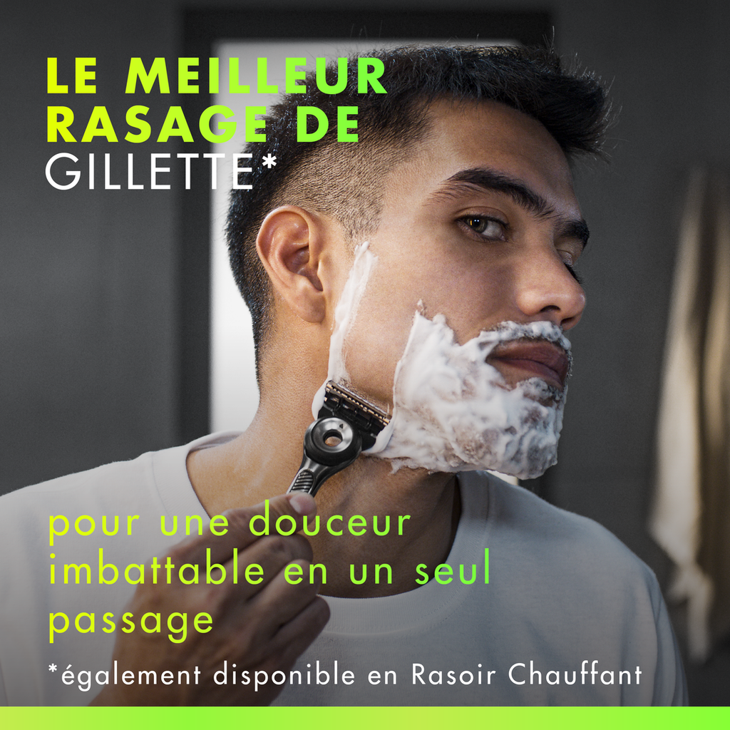 Gillette Labs Rasoir Homme, avec 1 Recharge, Noir | Manche Réutilisable en Métal, Cartouche de Rechange à Lames Affutées, Tête Flexible, Rasage Efficace, Socle Magnétique
