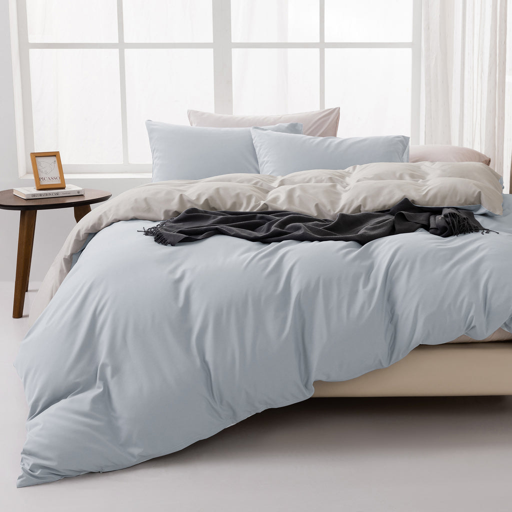 MENDALE Parure de housse de couette - Parure de lit haut de gamme - Housse de couette 260 x 240 cm avec taie d’oreiller 65 x 65 cm - Microfibre brossée douce - Bleu clair et gris clair