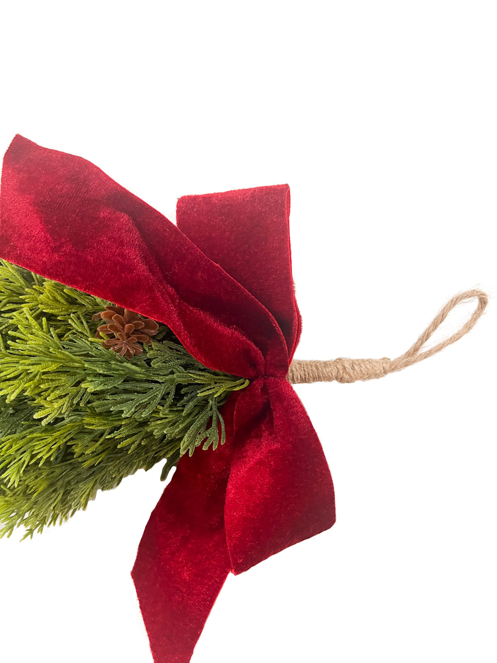 Daisy Darcy Guirlande à nœud rouge 50 cm avec nœud en velours rouge et mini cônes, matériau naturel : pommes de pin