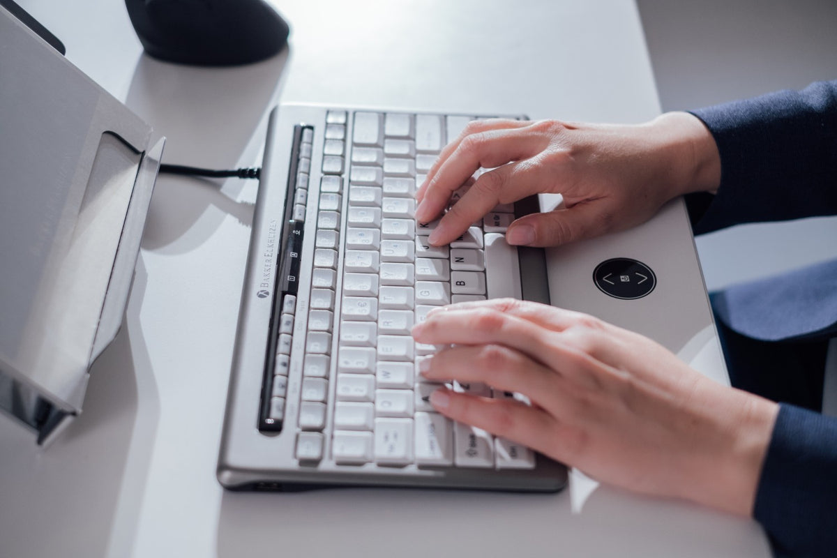 Clavier Compact S-Board 840 DE Qwertz avec Ports USB