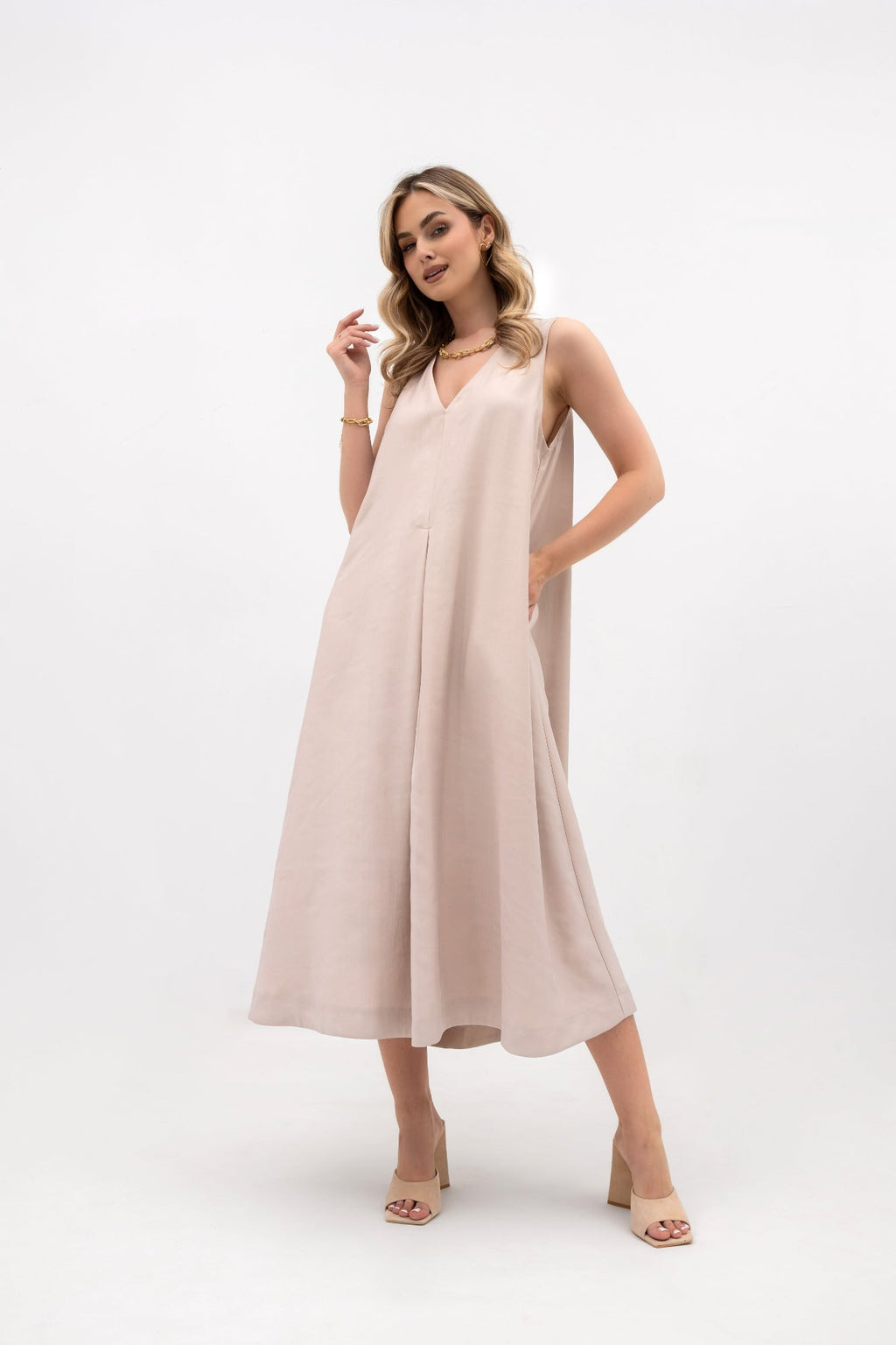 Robe midi ample à encolure en V et poches