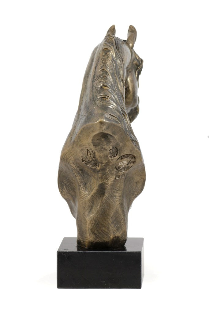 Australian Stock Horse - a large statuette with a horse, a bust on a stone base, a prestigious award in the Art-Dog brand competition.