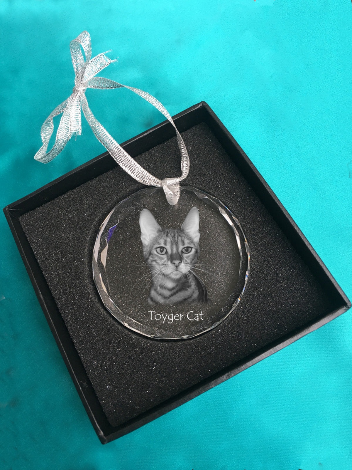 Toyger - crystal bauble with a photo, photo of a cat in crystal, personalized Christmas tree ornament by Art-Dog brand