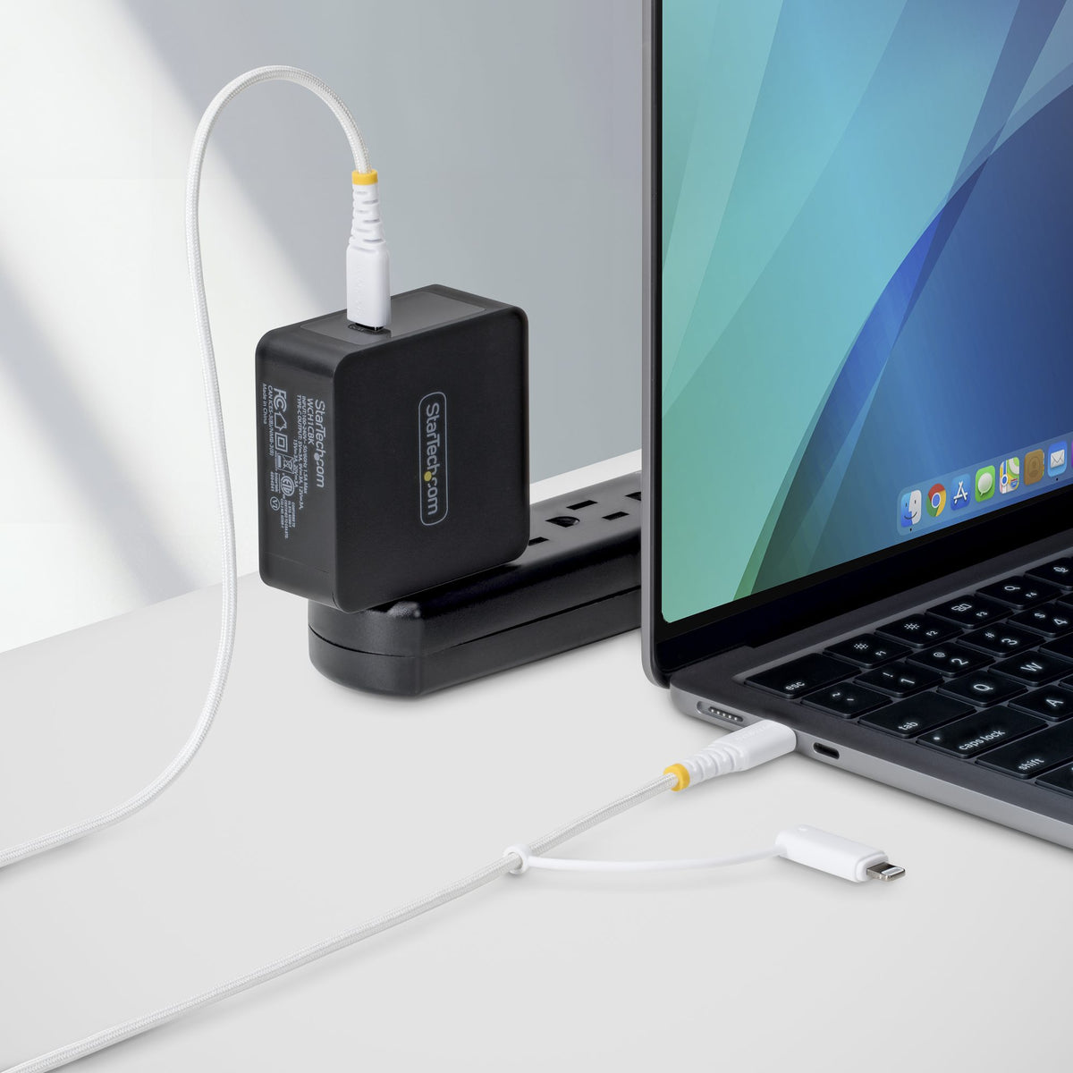 StarTech.com Câble de Recharge USB-C 2 en 1 1m avec Adaptateur Lightning, 30W/60W (3A), Certifié Apple MFi
