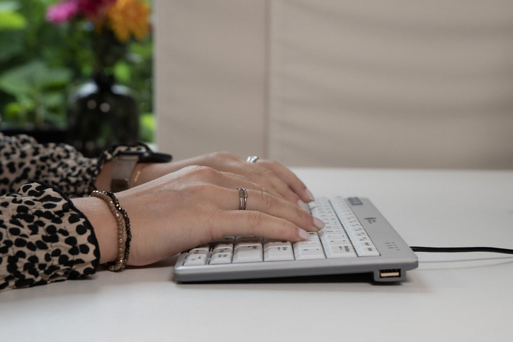 Clavier UltraBoard 950 V2 UK Qwerty, Filaire USB, Gris