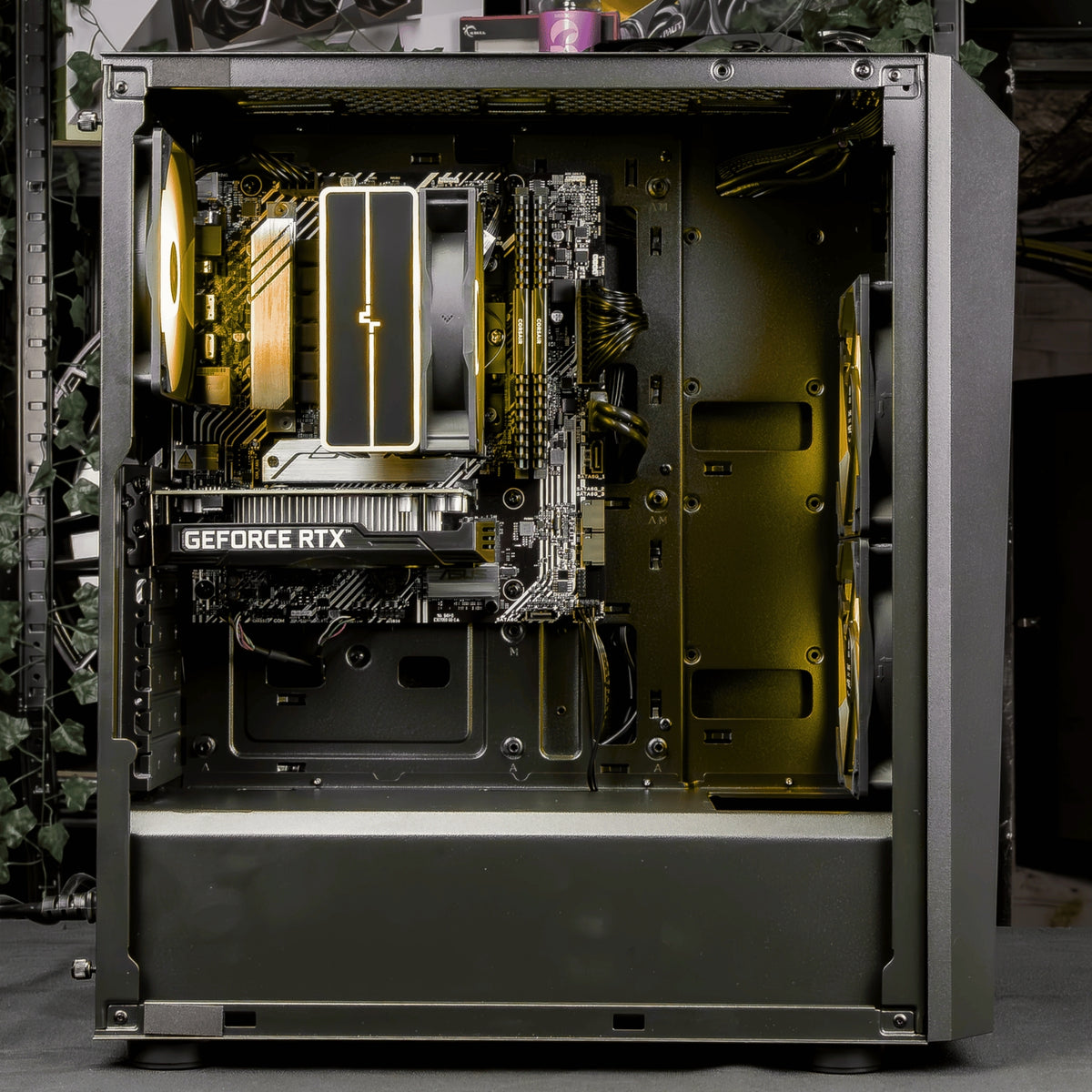 Flowup PC gamer Ryzen 5 5600 / GeForce RTX 5060 / RAM 16 Go / SSD 500 Go