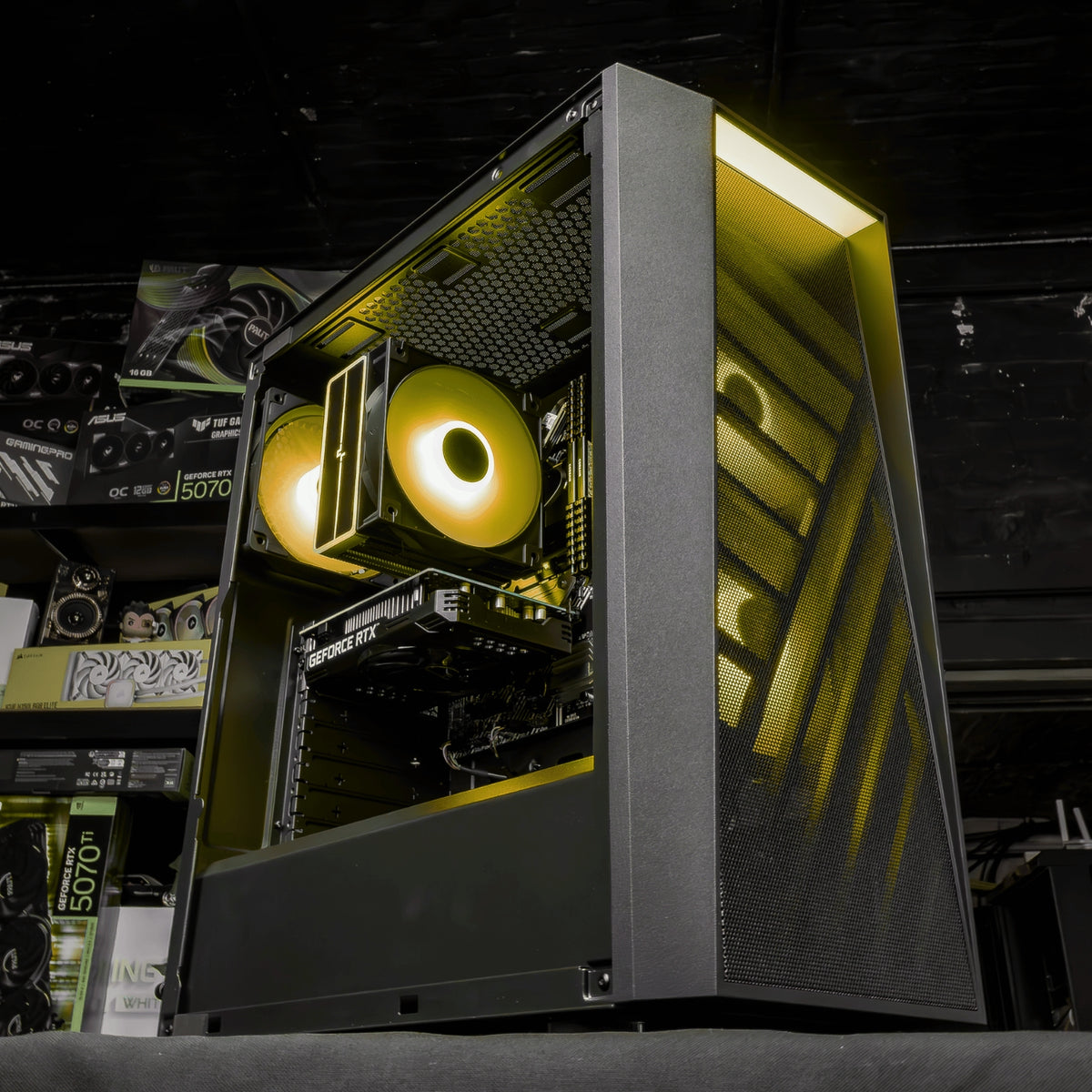 Flowup PC gamer Ryzen 5 5600 / GeForce RTX 5060 / RAM 16 Go / SSD 500 Go