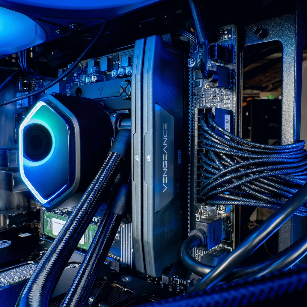 Flowup Unité centrale gamer Ryzen 5 7500F RTX 5070 DDR5 16 Go / SSD 1 To