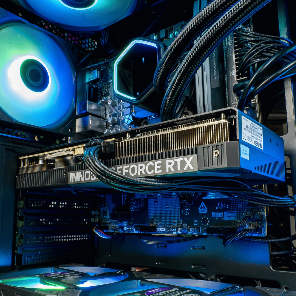 Flowup Unité centrale gamer Ryzen 5 7500F RTX 5070 DDR5 16 Go / SSD 1 To